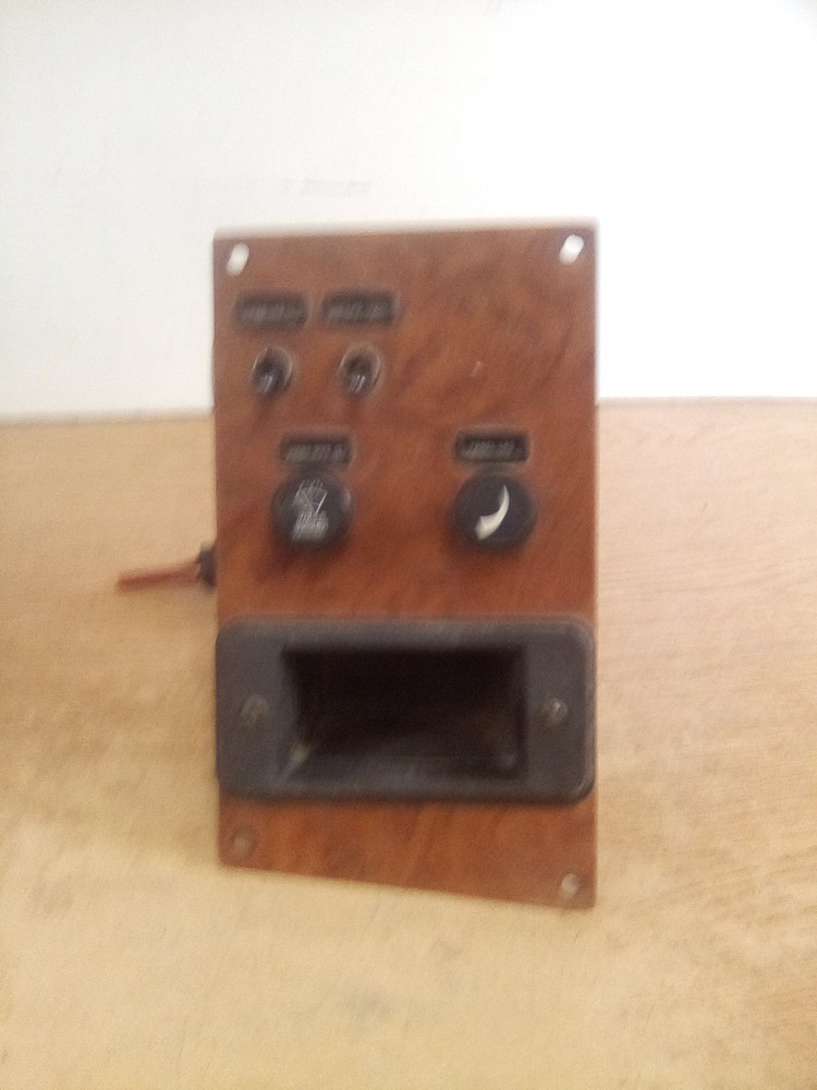 2009 Peterbilt 335 Switch Dash Panel S64-6032M01