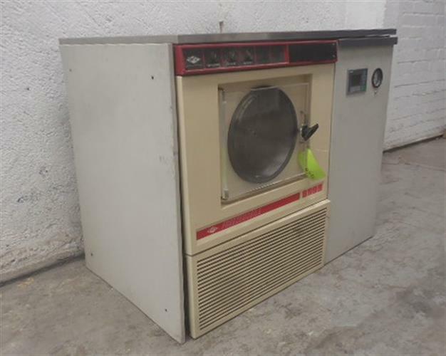 Virtis model FM 12XL Lyophilizer-M11075