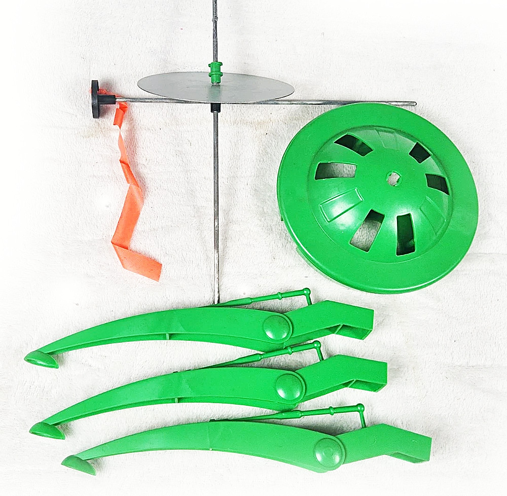 Vintage Estes Range Box Rocket Set 2 Rockets 2 Launch Pads Controller NO ENGINES