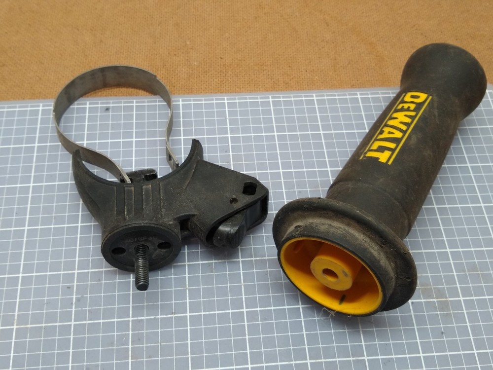 DeWalt Side Handle Compatible With DCH263 Hammer drill