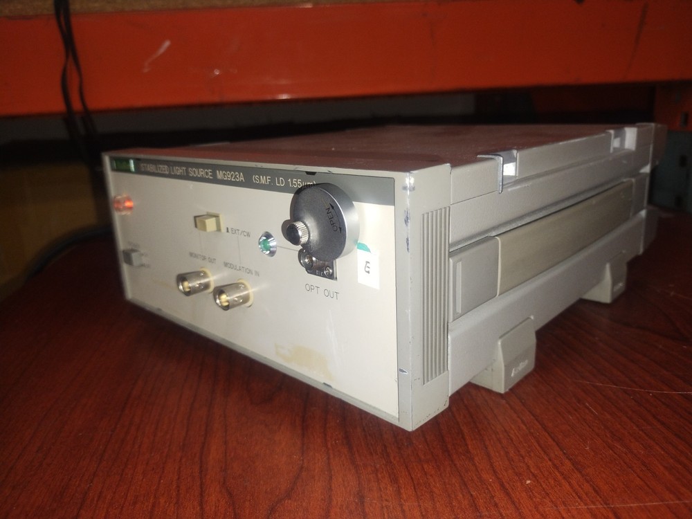 Anritsu MG923A Stabilized Light Source