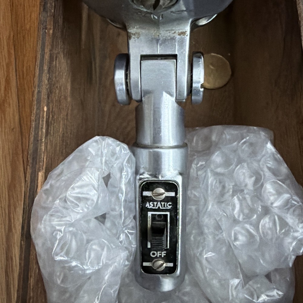 ASTATIC 77L DYNAMIC MICROPHONE Not Tested.