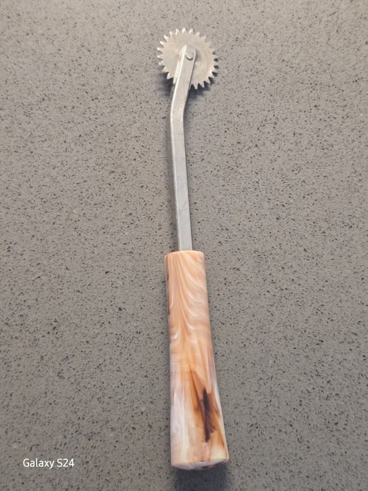 Vintage Dritz Tracing Wheel Pattern Marker - Marbled Bakelight Handle