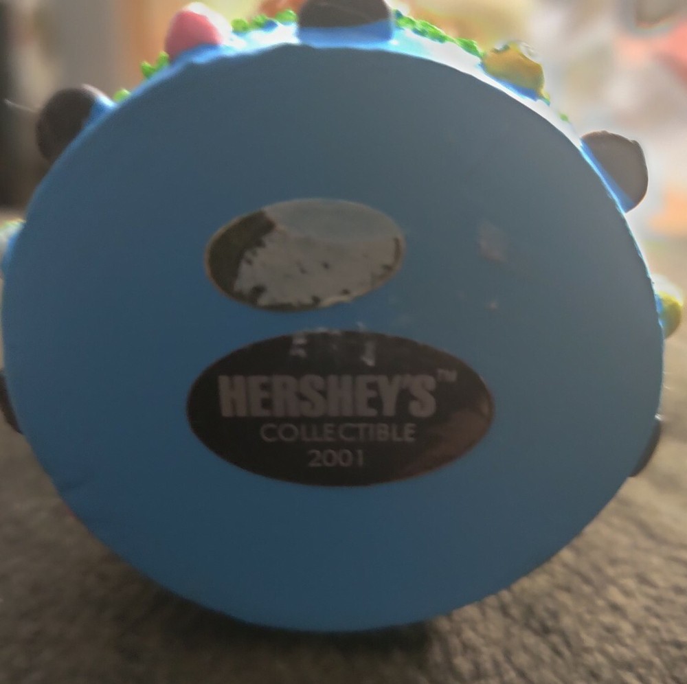 Hershey's Figurine Happy Easter 2001