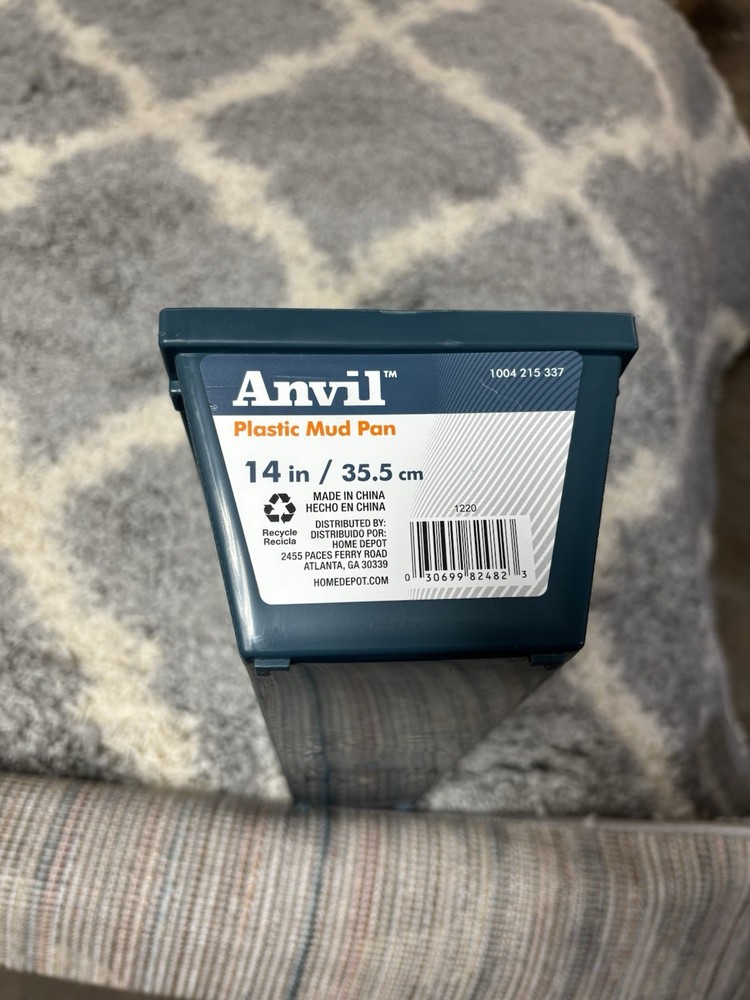 Anvil Plastic Mud Pan 14 in / 35.5 cm