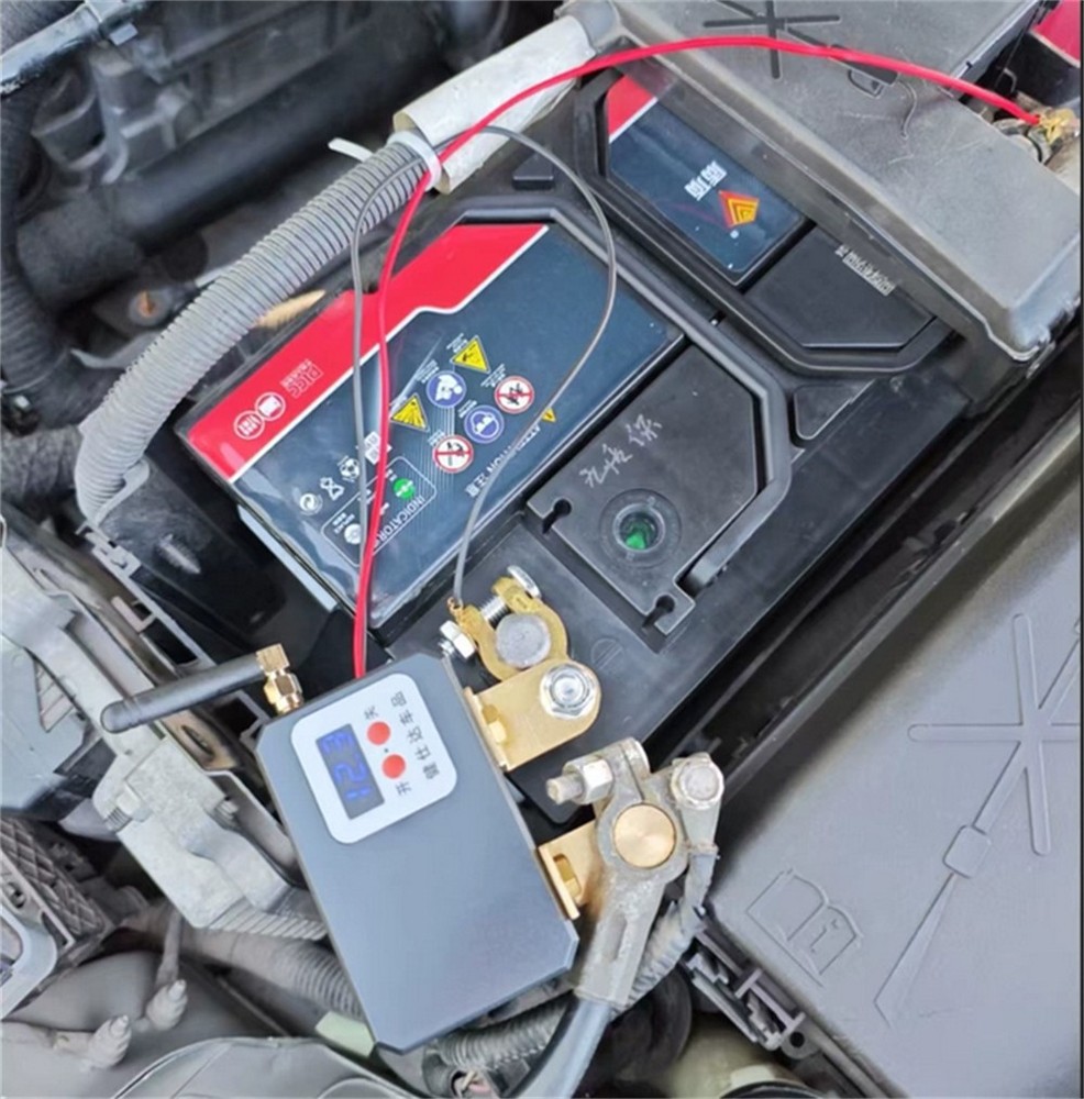 Universal Wireless 2Pcs Remote Control Button / Isolator Master Switch Voltmeter