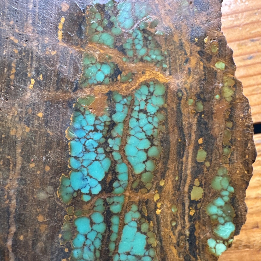 Natural Hubei Green Spider Web Pattern Two Pound , One Inch Thick Layer Through