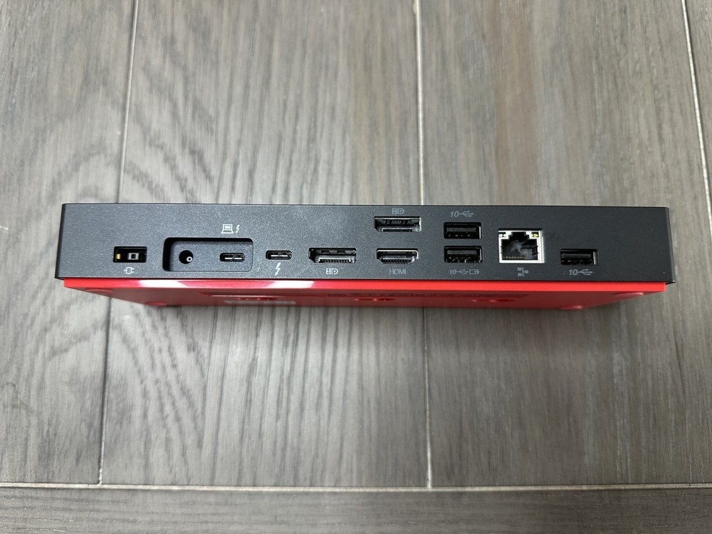 LENOVO THINK PAD UNIVERSAL THUNDERBOLT 4 DOCK