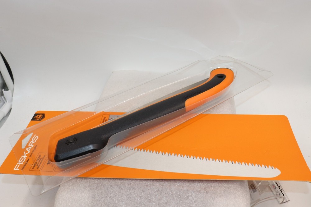Fiskars 10” Blade Folding/Locking Power Tooth Pruning Saw