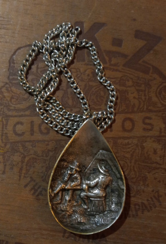 Dutch Spoon Pendant 1928. Men in Conversation