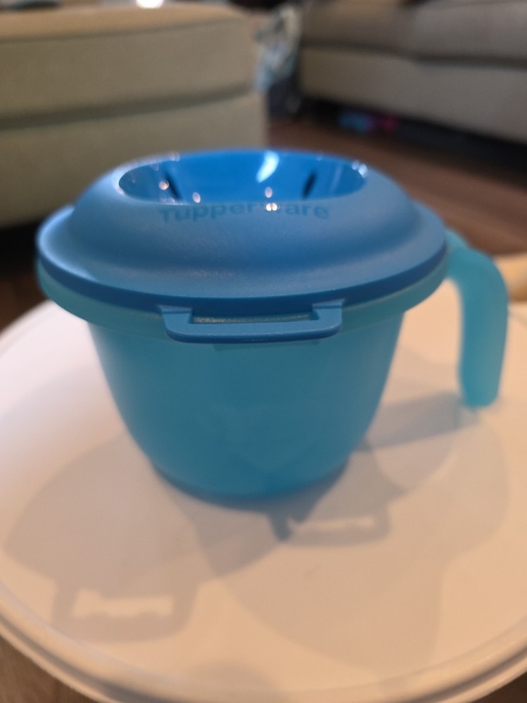 Tupperware 2012 Blue Individual Microwave 2.3 Cup (550 ml)  Rice Maker