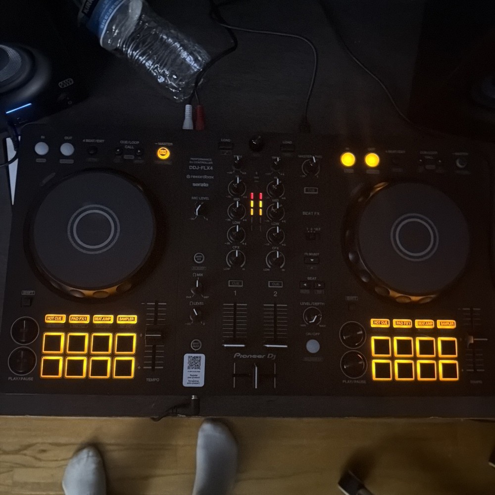 Pioneer DJ DDJ-FLX4 Controller