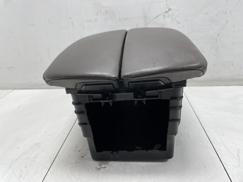 BMW X5 E70/FE43 2008 CENTER CONSOLE STORAGE COMPARTMENT ARM REST PANEL TRIM