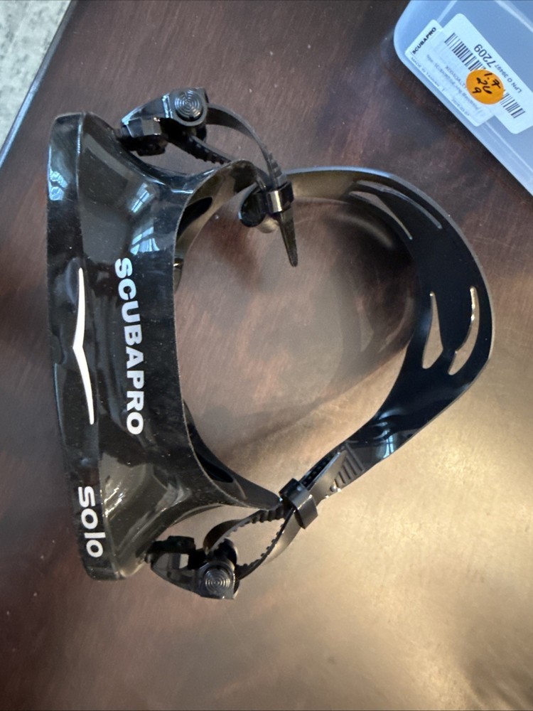 ScubaPro SOLO Mask Black White