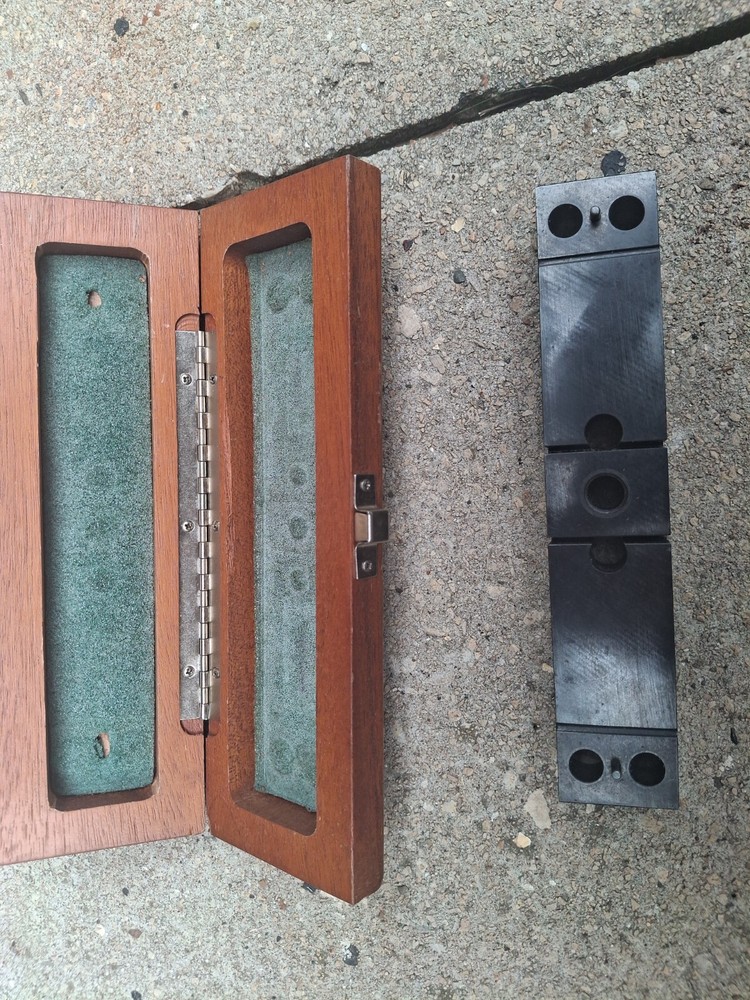 Instron Specimen Alignment Fixture Universal Precision Sample Centering Block