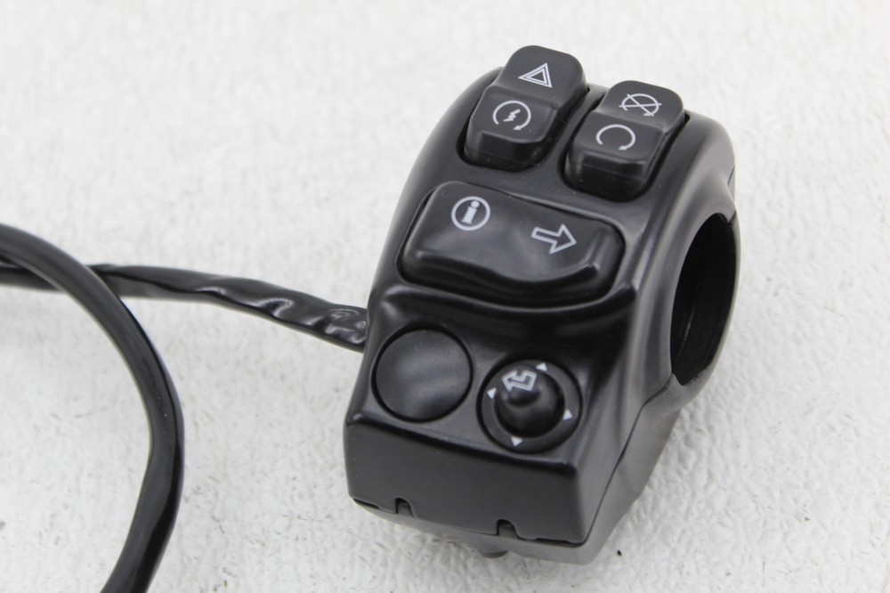 17-23 Harley Davidson Street Glide Right Control Switch Pack