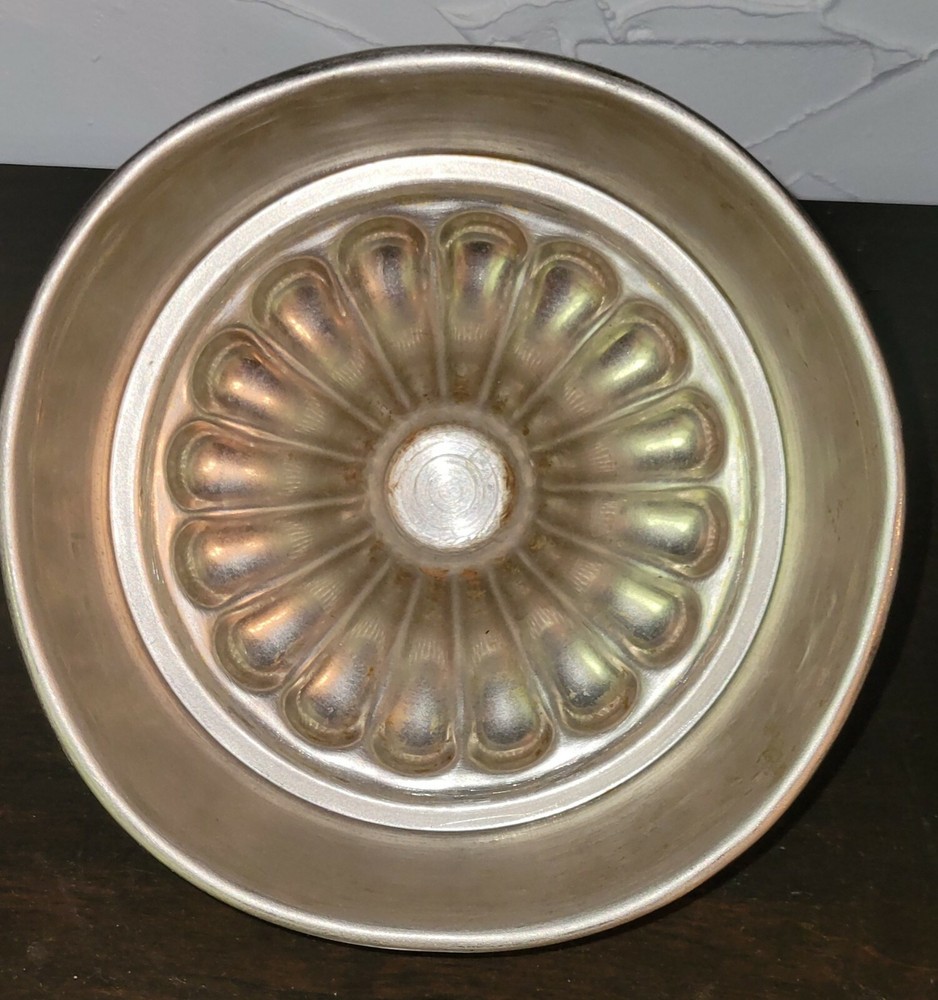 Vintage Copper Mold 6" Diameter 3.75" Tall