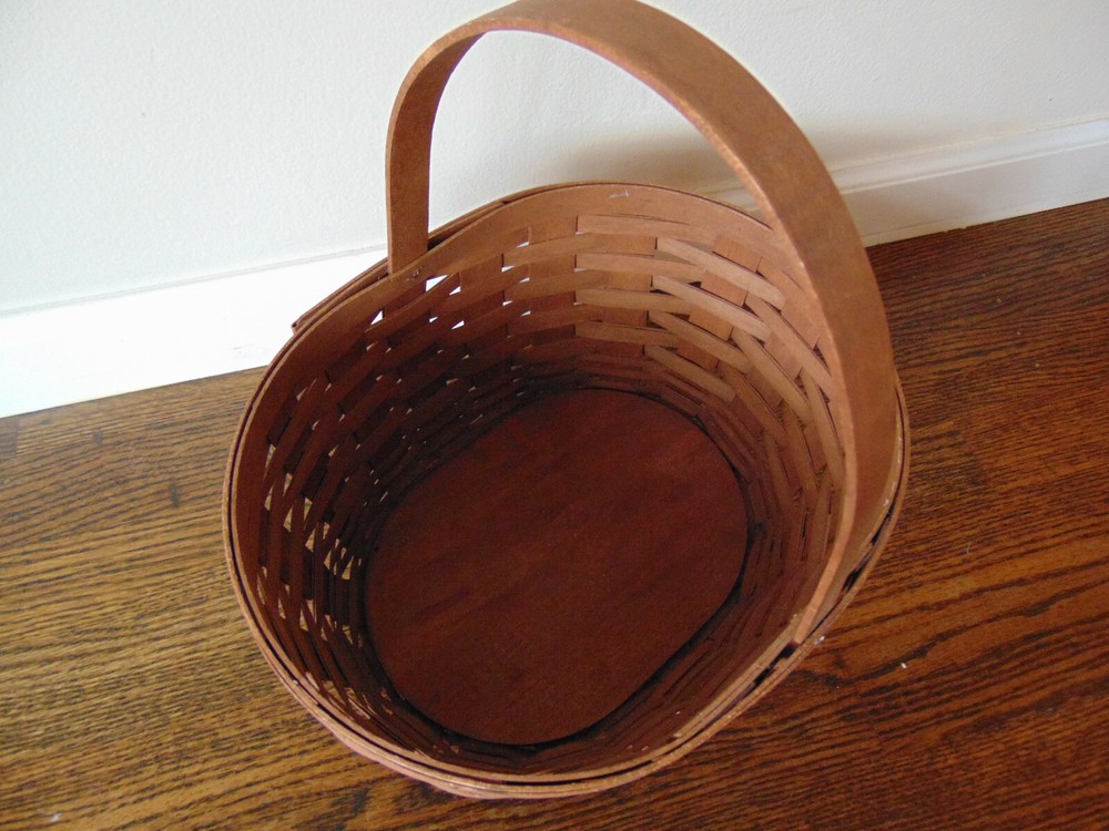 LONGABERGER SECOND QUALITY D BASKET 2008