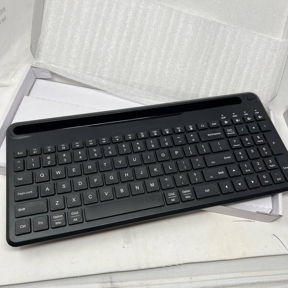 Saenda Wireless Multi-Device Bluetooth Keyboard