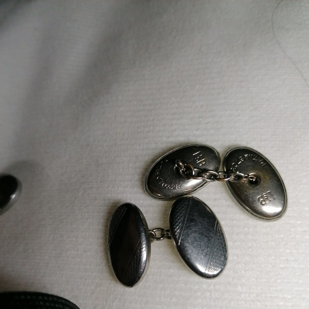 COLLECTION OF 4× CUFFLINKS