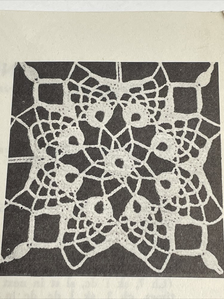 Lily Thanksgiving Hospitality Crochet Pattern D9