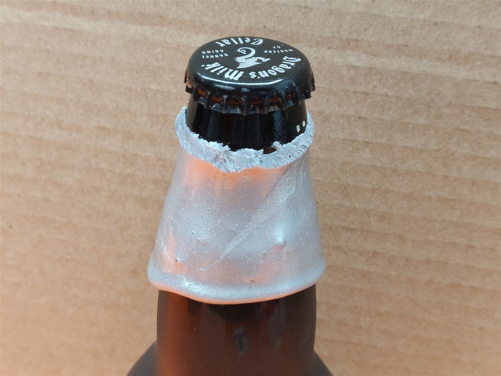 ⭐️⭐️⭐️⭐️⭐️ EMPTY Dragon's Milk D20 Brew Silver Dungeons & Dragons Bottle