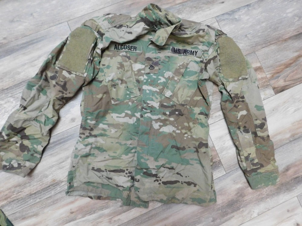 US ARMY OCP COAT SZ SMALL - LONG
