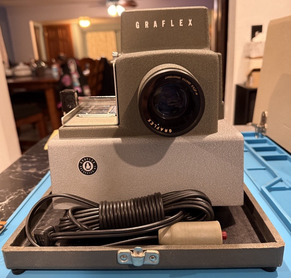 Constellation Mark 2 Vintage Projector With Magazines