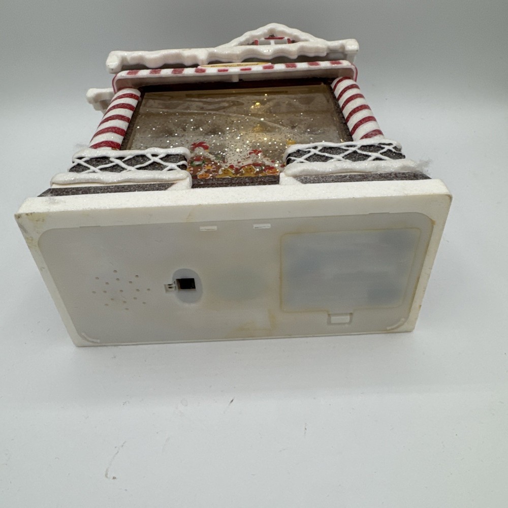 Raz Lighted Lantern Gingerbread House timer 10" Water Globe Christmas Glitter