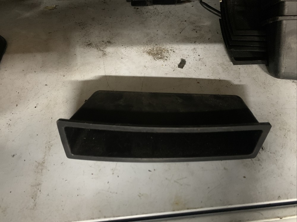 CHRYSLER 300C Crd Automatic Gear Shift Surround Side Rubber Tray 2005-07