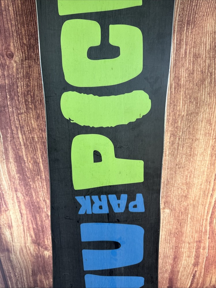 GNU Park Pickle snowboard 156w Great Condition