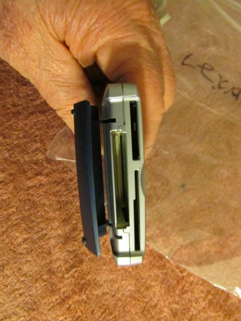 Lexar Media RW018 USB 2.0 High Speed Convenient Size Multi-Card Reader