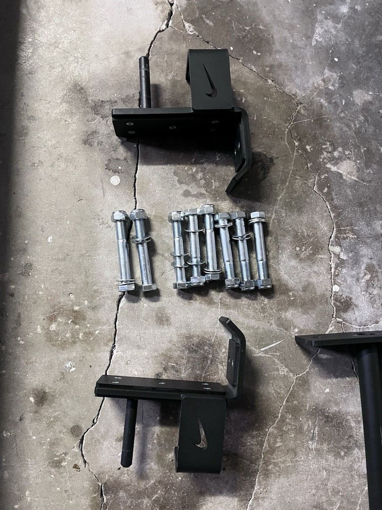 Nike Adjustable Power Rack Squat Rack Black Pull-Up Bar 700 lb Capacity