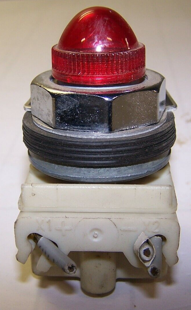 SQUARE D RED PILOT LIGHT 120V AC/DC 9001KM38
