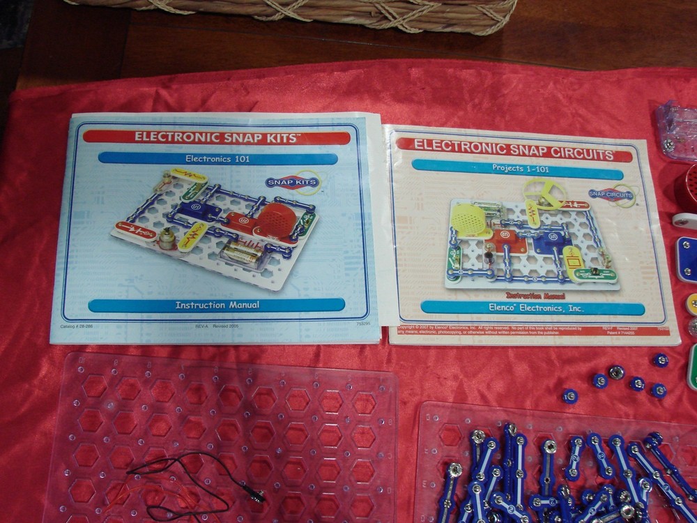 Lot Snap Circuits Electronics 101 + Projects 1-101 Parts Pieces Stem Learning