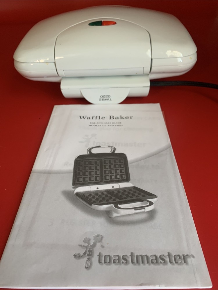 Toastmaster Easy Clean Waffle Baker - TWB2 0220 White Tested Working & Clean