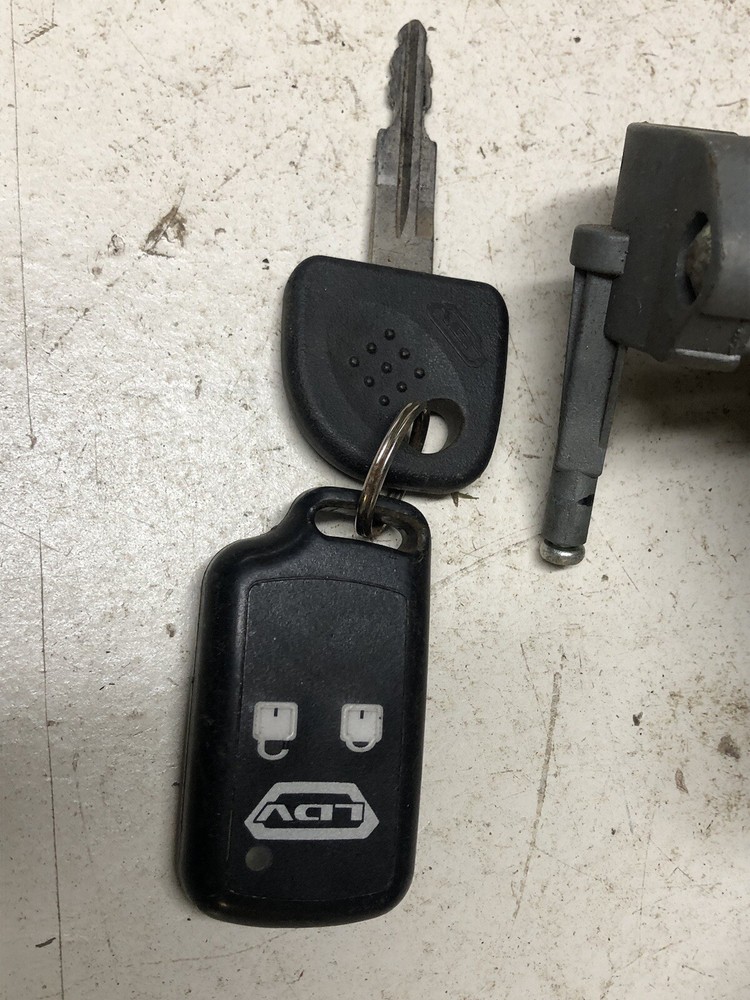 LDV MAXUS STEERING LOCK & KEY 2005 - 2010
