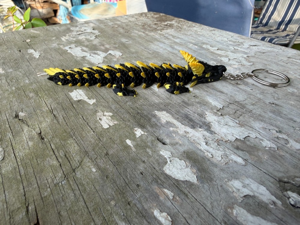 3d printed dragon keychain -Black & Gold