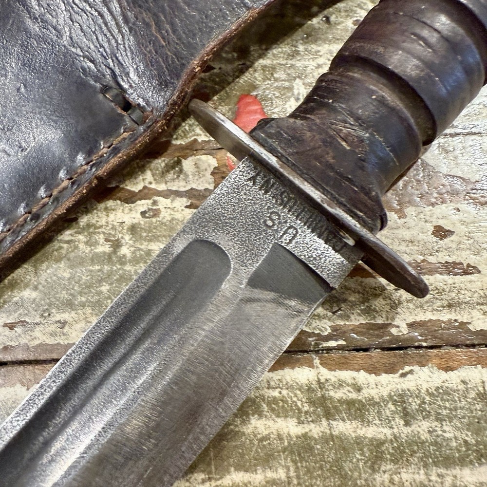 Original WWII US Camillus Fighting Knife w/ Sheath