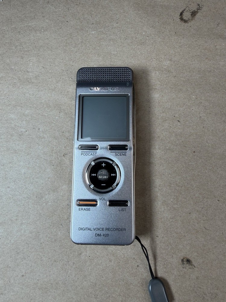 Olympus Digital Voice Recorder: Model DM-420, Silver