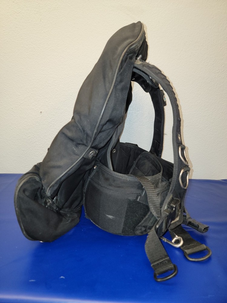 GENESIS RECON 75 SCUBA DIVING BCD Size (M) -👁 See Details.