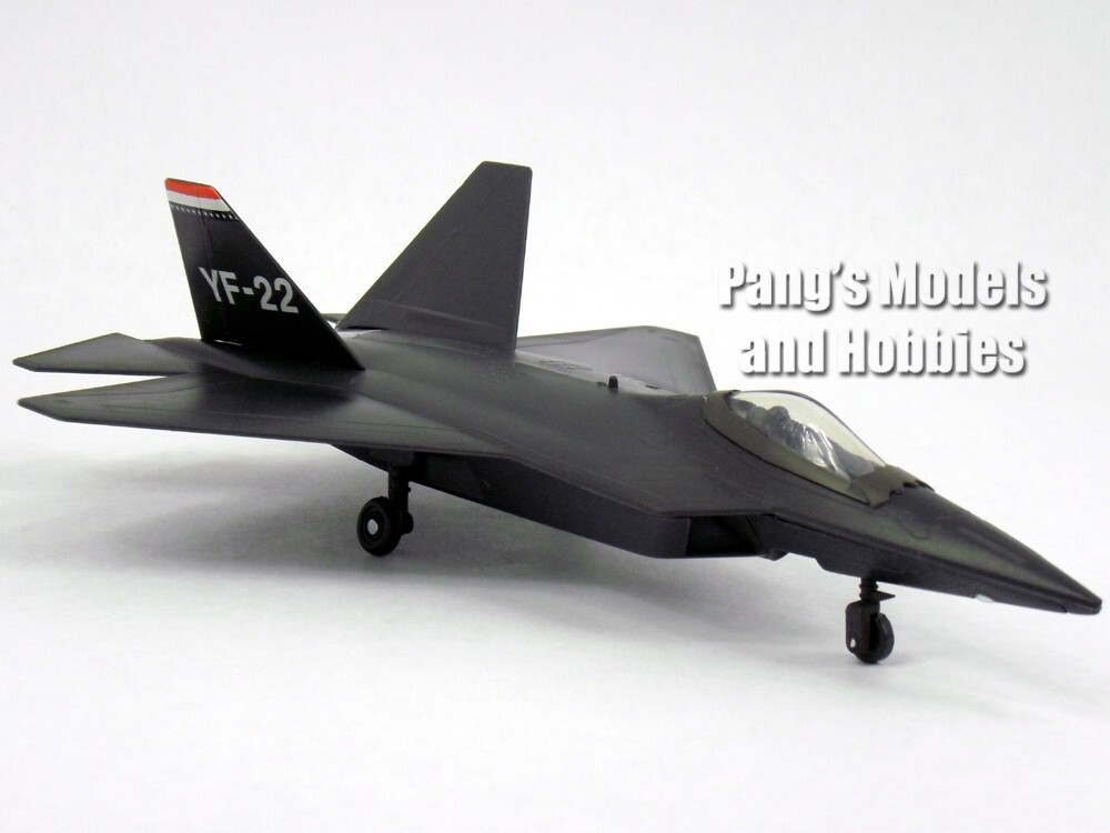 Lockheed F-22 Raptor - USAF 1/72 Scale Model Kit  (Assembly Required)