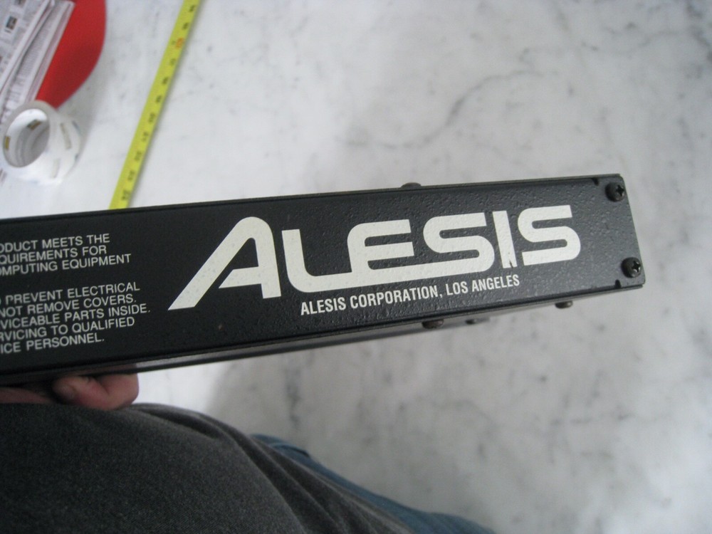 Alesis Midi-Verb 16 Bit Digital Multi-Effects Rack Mountable Audio Processor