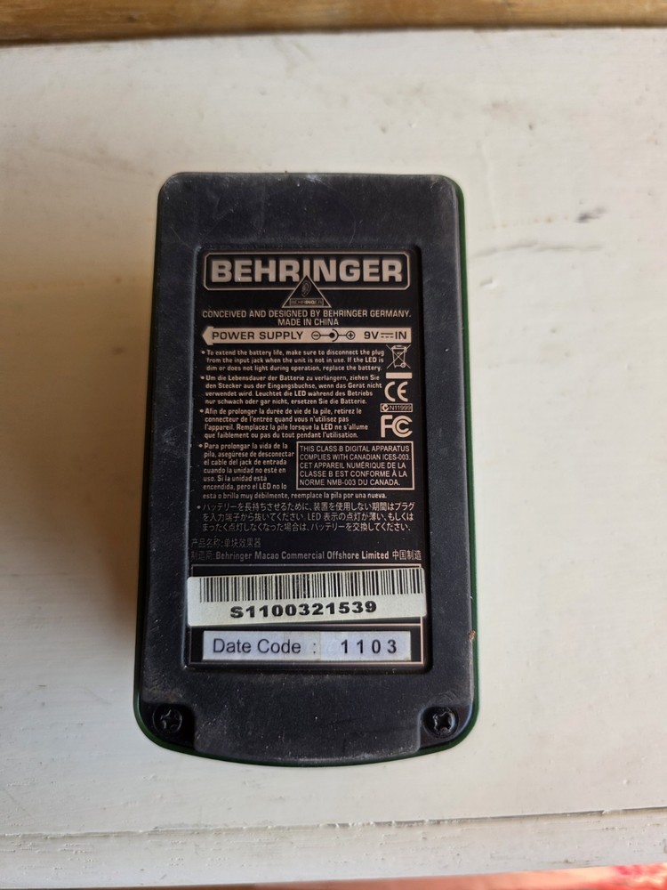 Behringer EM600 Echo Machine Ultimate Echo Modeling Effects Pedal