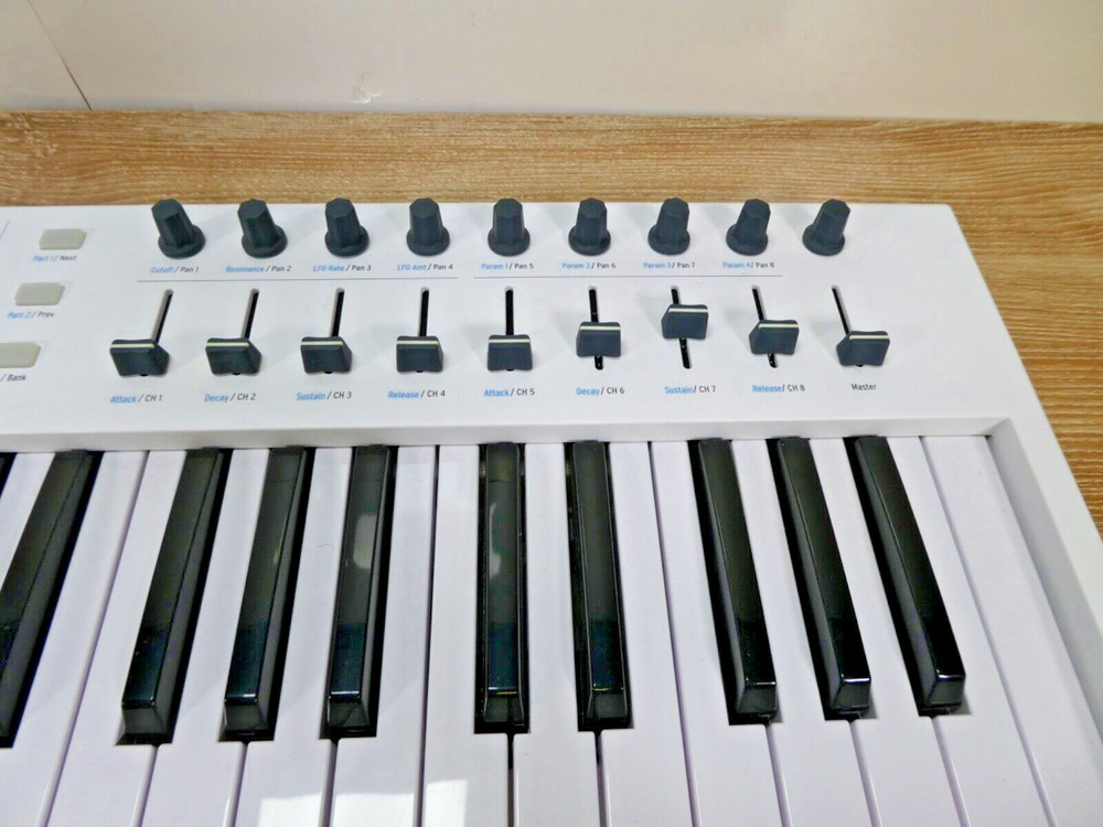 Arturia Keylab 61 Essential USB/MIDI Controller