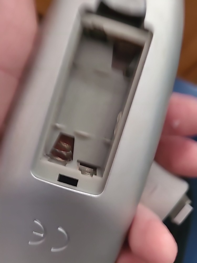 REMOTE AND MOUSE FOR PARTS