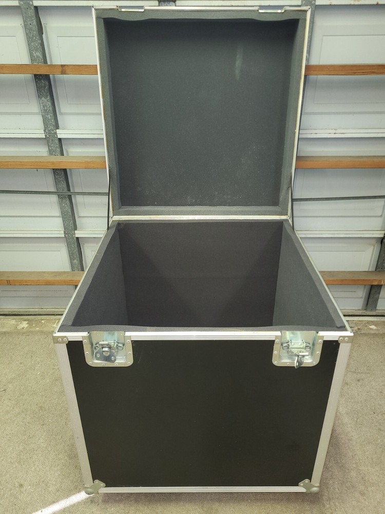 Road Case 30x30x30 Foam Lined