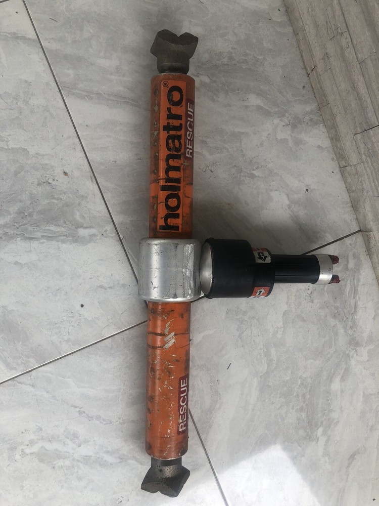 Holmatro Model 2004 Hydraulic Ram Rescue Tools