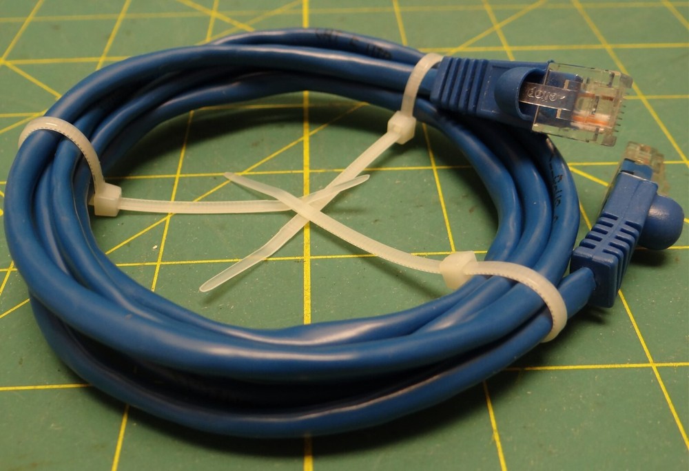 Eltop Electronics 5ft. CAT5 Ethernet LAN Networking Cable P/N E200534