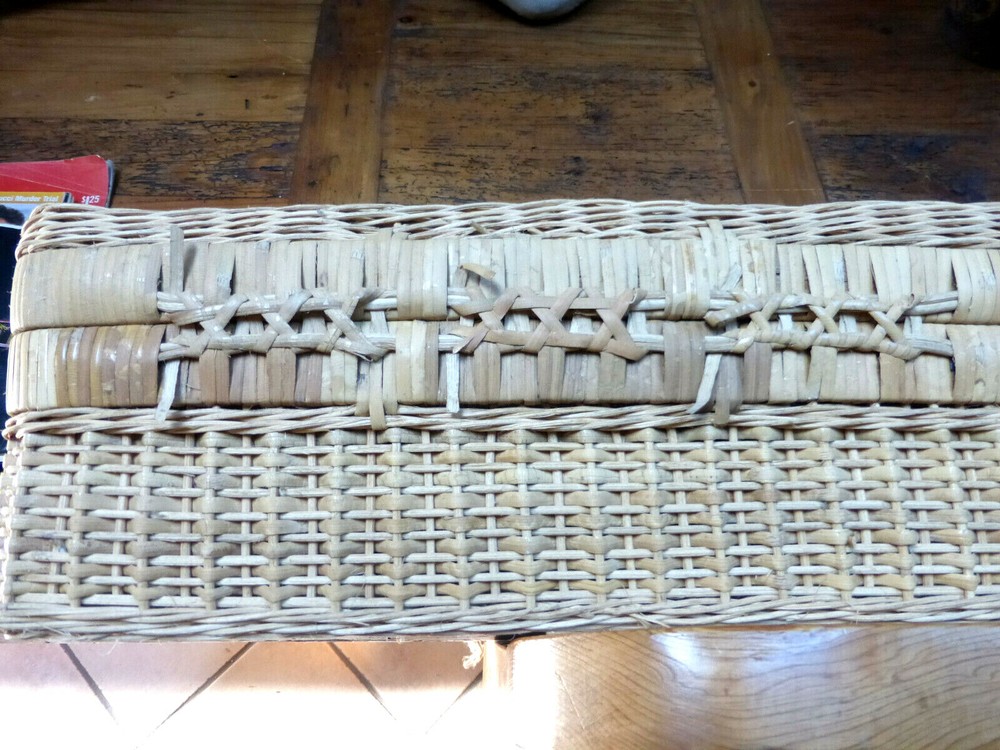Vintage SEWING Basket RATTAN Medium NICE
